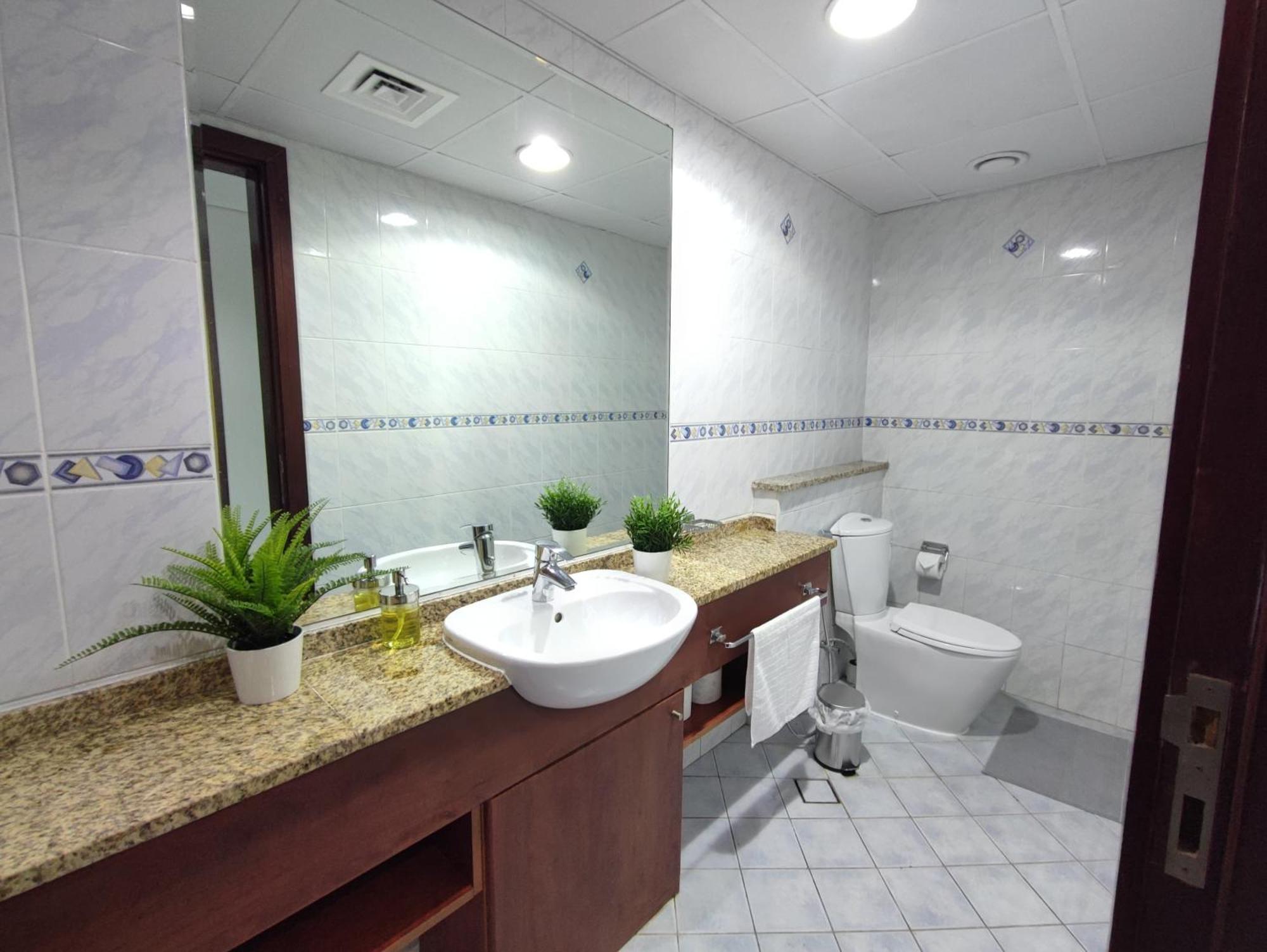 One Bedroom Apartment With Pool & Gym Near Marina 迪拜 外观 照片